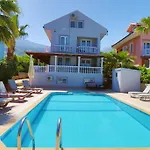 וילה 6 Bedroom Akasya In Oludeniz פאטהיה