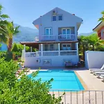6 Bedroom Akasya In Oludeniz פאטהיה